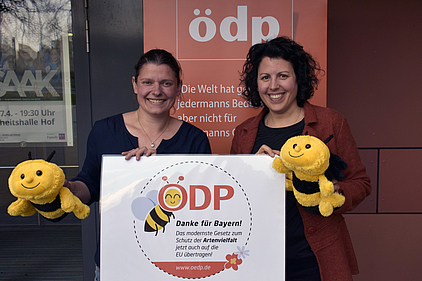 Start der EBI Rettet die Bienen durch Agnes Becker und Manuela Ripa